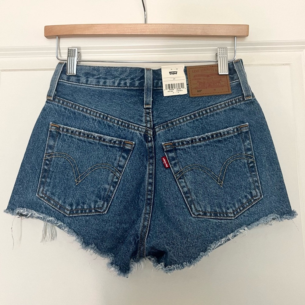Levis 501 ORIGINAL FIT HIGH RISE WOMEN'S SHORTS in Oxnard Athens - Medium Wash